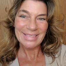 Dana Mcclanahan's Instagram, Twitter & Facebook