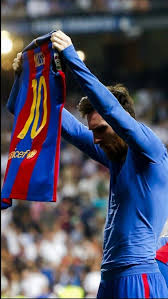 הקלאסיקו השני של העונה בין ריאל מדריד לברצלונה יצא לדרך כאשר שתי היריבות המושבעות יכולות בסוף הערב כזכור, האלופה המכהנת מדורגת שלישית ורחוקה שלוש נקודות מהמוליכה אתלטיקו מדריד, כאשר הקבוצה של רונאלד. ×¡×•×¤×¨ ×§×œ××¡×™×§×• 2017