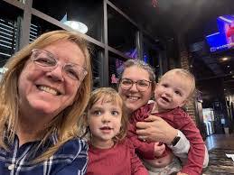 Mandy Castillo's Instagram, Twitter & Facebook