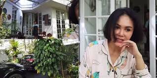 Gambar rumah yang bersih 2019. 7 Potret Halaman Rumah Yuni Shara Asri Penuh Tanaman Dan Koleksi Burung Kapanlagi Com