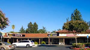 Fashionknit yarn store, walnut creek, kaliforniya. Ygnacio Plaza Beyond The Creek