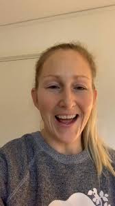 Beställ en personlig video från Kim Martin