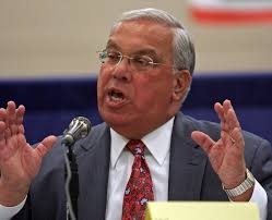 Web squawking turns up heat