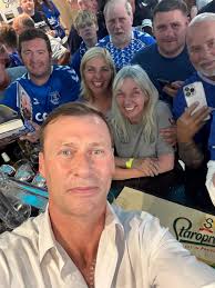 Hello everyone :-) Is the book Big Dunc in our Everton shops?