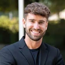 Aaron Fahl's Instagram, Twitter & Facebook