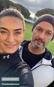 Alican ulusoy'un ablası merva ulusoy'un 19 mayıs'taki doğum günü partisinde tanışan çift, hızlı çıktı. Asiklar Dogada Karantinada Ht Kulup Galerilari