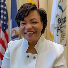 ESSENCE ESSENTIAL HEROES