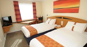 This hotel is 2.2 mi (3.5 km) from craven cottage stadium and 2.2 mi (3.6 km) from westfield london. Holiday Inn Express London Hammersmith Hammersmith Dnata Travel