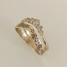Wedding Ring Set 14k Vintage Style Floral Band Paired With A Champagne Diamond Ring In 2020 Wedding Band Sets Unique Gold Wedding Rings Wedding Ring Shapes