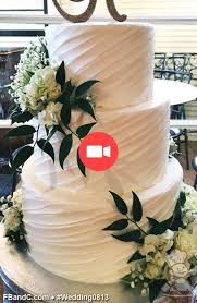 Execution W 0813 Gateau De Mariage Creme Au Beurre Figurine Gateau Mariage Cream Wedding Cakes Cream Wedding Buttercream Wedding Cake