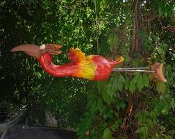 Baumschlange Aus Keramik Zum Hangen Frostsicher Unikat Rot Gartendeko Fliegende Vogel Garten Deko Und Gartenfiguren