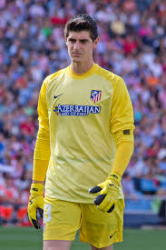 Altura 2 m pé canhoto: File Thibaut Courtois 02 Jpg Wikimedia Commons