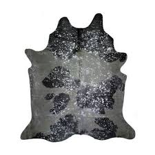 Möglicherweise ist der wunsch, sein zuhause mit einem kuhfellteppich in beige oder grau zieren zu können, gerade deshalb so groß. Kuhfell Metallic Silber Auf Schwarz Weiss Ca 3 5 Qm Kuhfellteppiche Textilien Teppiche Daslagerhaus Online Shop