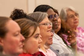 I've decided to form a choir this Christmas. Anyone can join. So far it's  Dean, Don, Mary, Lee and l.