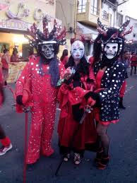 Jour de sortie des diables rouges. Carnaval De Martinique Diables Rouges Halloween Halloween Wreath Wreaths