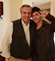 Tras la polémica imagen de alberto fernández festejando el cumpleaños de fabiola yañez, un hijo que perdió a su madre por covid se mostró indignado en arriba. Asi Es La Familia De Alberto Fernandez Nuevo Presidente De Argentina