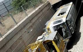 Aquel fatídico día murieron 43 personas y 47 resultaron heridas tras descarrilar un convoy del metro en valencia. Accidente De Metro De Valencia Las Provincias