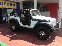 4 Door Jeep Wrangler Black And White 2012 White 2 Door Jeep Wrangler Sahara White Jeep Wrangler White Jeep 2 Door Jeep