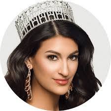 Coral Turner's Instagram, Twitter & Facebook