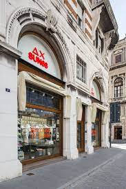 Sun68 Loves Trieste Negozio In Piazza Del Ponterosso 4 A Angolo Via Roma 9 A Sun68lovestrieste Sun68 Stores Trieste Trieste Piazza Negozio