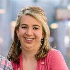 Leanne Casper's Instagram, Twitter & Facebook