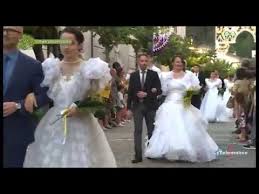Abiti da sposa vintage chic anni '20 amati sempre e comunque dalle donne, gli abiti da sposa vintage corti, lunghi o in pizzo, dai modelli degli anni '20 fino a quelli anni '70. Spose E Storie Dagli Anni 80 A Oggi 01 Pietrabbondante Viaggio In Molise Puntata 4971 Youtube