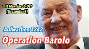 Latza futbol kariyerine başladı 1995'te, beş yaşında, yerel takımı djk arminia ückendorf ile genç bir oyuncu olarak. 19 Mittelstadt Statt Big City Club