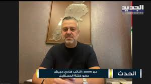 بدايته كانت خلال المسرح الشبابي وهو خريج تمثيل وإخراج من «المعهد العالي للفنون المسرحية». Ù†Ø´Ø±Ø© Ø£Ø®Ø¨Ø§Ø± Ø§Ù„Ø¸Ù‡ÙŠØ±Ø© Ù…Ù† Ù‚Ù†Ø§Ø© Ø§Ù„Ø¬Ø¯ÙŠØ¯ Ø§Ù„Ø®Ù„ÙŠØ¬ Ø¬Ø§Ø²ÙŠØª