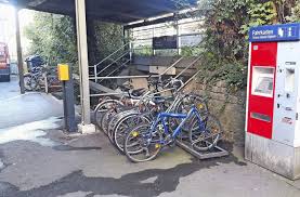 Radfahren In Stuttgart Unterturkheim Note Mangelhaft Fur Bahnhof Im Fahrradtest Unterturkheim Stuttgarter Nachrichten