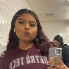 Joselyn Morales's Instagram, Twitter & Facebook