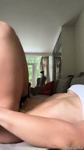Monas Vibrator - Female POV - EPORNER