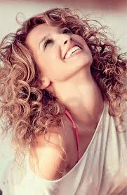 Aliki vougiouklaki, αλίκη βουγιουκλάκη 1988, θέατρο αλίκη, το πρόγραμμα απο το θεατρικό λίγο πιο νωρίς, λίγο πιο αργά, rare. Oi Mikroskopikes Kyries Ths Showbiz Kai Ti Ypsos Exoyn Kosmika Star Gallery Womenonly Gr