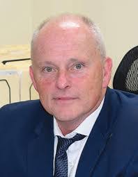 Alex Monks's Instagram, Twitter & Facebook