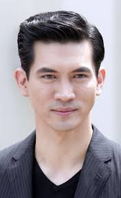 Even there are numerous hairstyle options for korean men so next time you are at salon don't just give up with the traditional bowl cut as there are lot many options to experiment with. 7 Outstanding Korean Hairstyles For Men