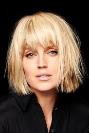 Les Plus Belles Coiffures Avec Frange La coupe carré plongeant plongeant une coiffure intemporelle qui allie caractère et féminité. les plus belles coiffures avec frange