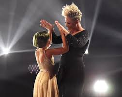 Pink and carey hart's daughter turned 10 years old on june 2, and the proud parents celebrated the major milestone by posting messages on. Pink And Her Daughter Willow Performed At The Bbmas