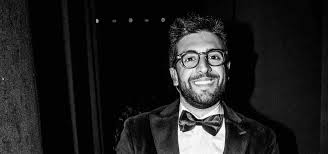 A stargli vicina, anche se distante, è stata elisabetta da cui si è separato oramai da un po' di anni ma con cui è rimasto in buoni rapporti. Piero Barone De Il Volo Fidanzato Di Elisabetta Gregoraci Scoop Di Roberto Alessi