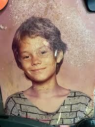 Can someone restore this 35-year-old photo?