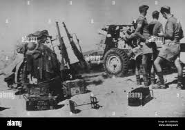 25 pounder gun hi-res stock photography and images - Alamy