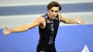 Le saut à la perche est une activité athlétique consistant à franchir, à l'aide d'une perche, une barre transversale sans la faire tomber, après après avoir raté ses championnats du monde, la russe yelena isinbayeva a battu son propre record du monde de saut à la perche le 28 août 2009. Athletisme Armand Duplantis Bat De Nouveau Le Record Du Monde De La Perche En Passant 6 18m Eurosport
