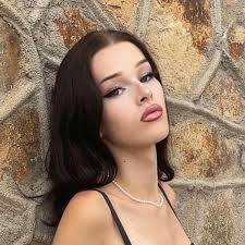 TÉMOIGNAGE. Aujourdhui, je suis enfin heureuse : Ariana, jeune femme  transgenre, raconte son parcours de transition, mais aussi le harcèlement