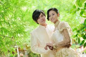 On thaiger talk thailand forums, locals & expats discuss thai news, travel tips & living in thailand, even help with securing a thai visa on our community blog. Ein Traditionelles Hochzeitskleid Thailand Stockbild Bild Von Ehemann Attraktiv 31256073