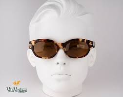 Persol Ratti 830 Sunglasses: 80s Tortoiseshell Cat Eye Frame, New Old Stock 