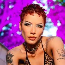 Melody Roberson's Instagram, Twitter & Facebook