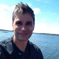 Sorrell Booke, che ha interpretato Boss Hogg in Dukes of Hazard, è andato  alla Columbia e a Yale, parlava 5 lingue ed è stato un ufficiale del  controspionaggio durante la guerra di Corea.