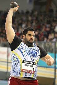 Chez les hommes, le record du monde est détenu par l'américain randy barnes avec un jet à 23,12 m, le 20 mai 1990. Athletisme Lancer De Poids Tumatai Dauphin Champion De France Elite Indoor 2015