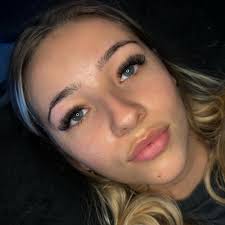 How to create a hybrid lash look?