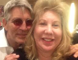 Hollywood Show alumni Eric Roberts turns 64 today! Happy Birthday,  Eric🥳🎂🎉 What film of his is your favorite? #ericroberts #star80  #runawaytrain #thedarknight #happybirthday #popcultureexpo #meetandgreet  #autographcollecting #autographcollector ...