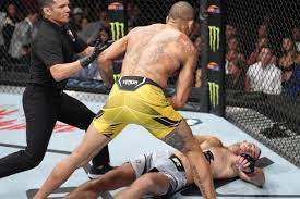 UFC 276 results: Alex Pereira demolishes Sean Strickland with vicious  first-round knockout - MMA Fighting