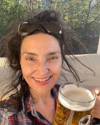 Bürgergeld-Empfängerin happy: Steuerzahler zahlen ihren Urlaub